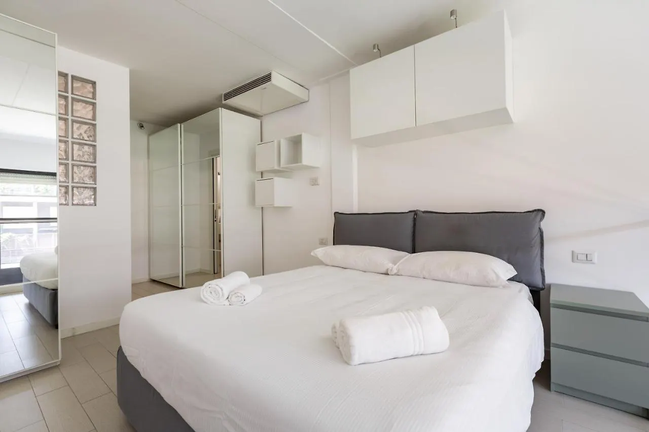 Elegant Loft With Balcony! Apartment Milan