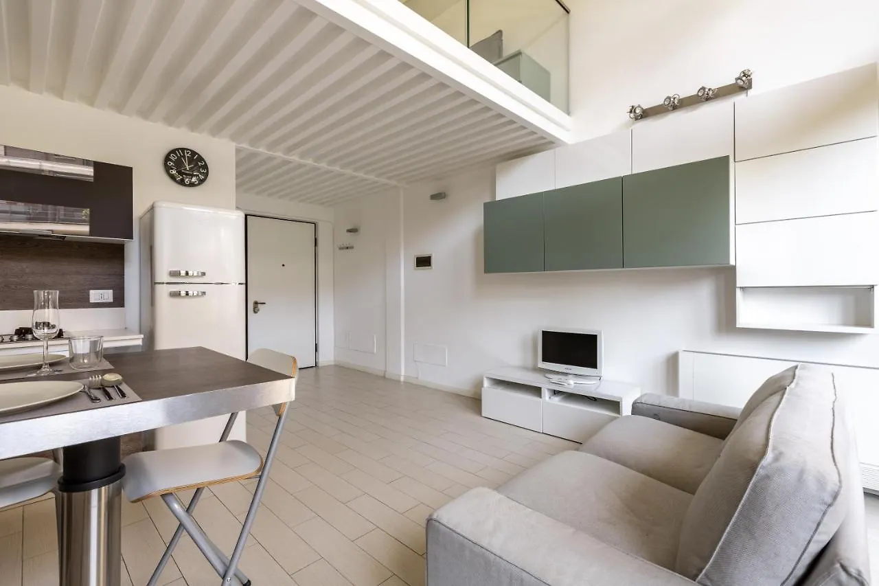 Elegant Loft With Balcony! Apartment Milan