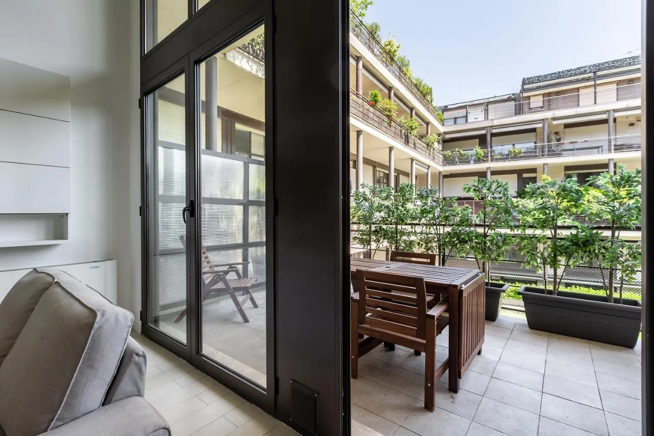 Elegant Loft With Balcony! Apartment Milan Italy