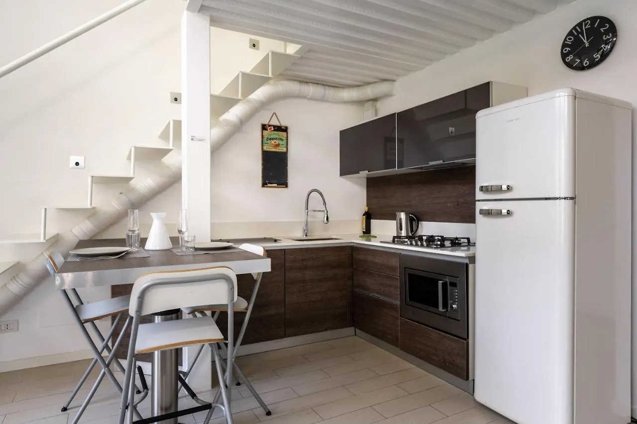 Ferienwohnung Elegant Loft With Balcony! Mailand 0*,  Italien