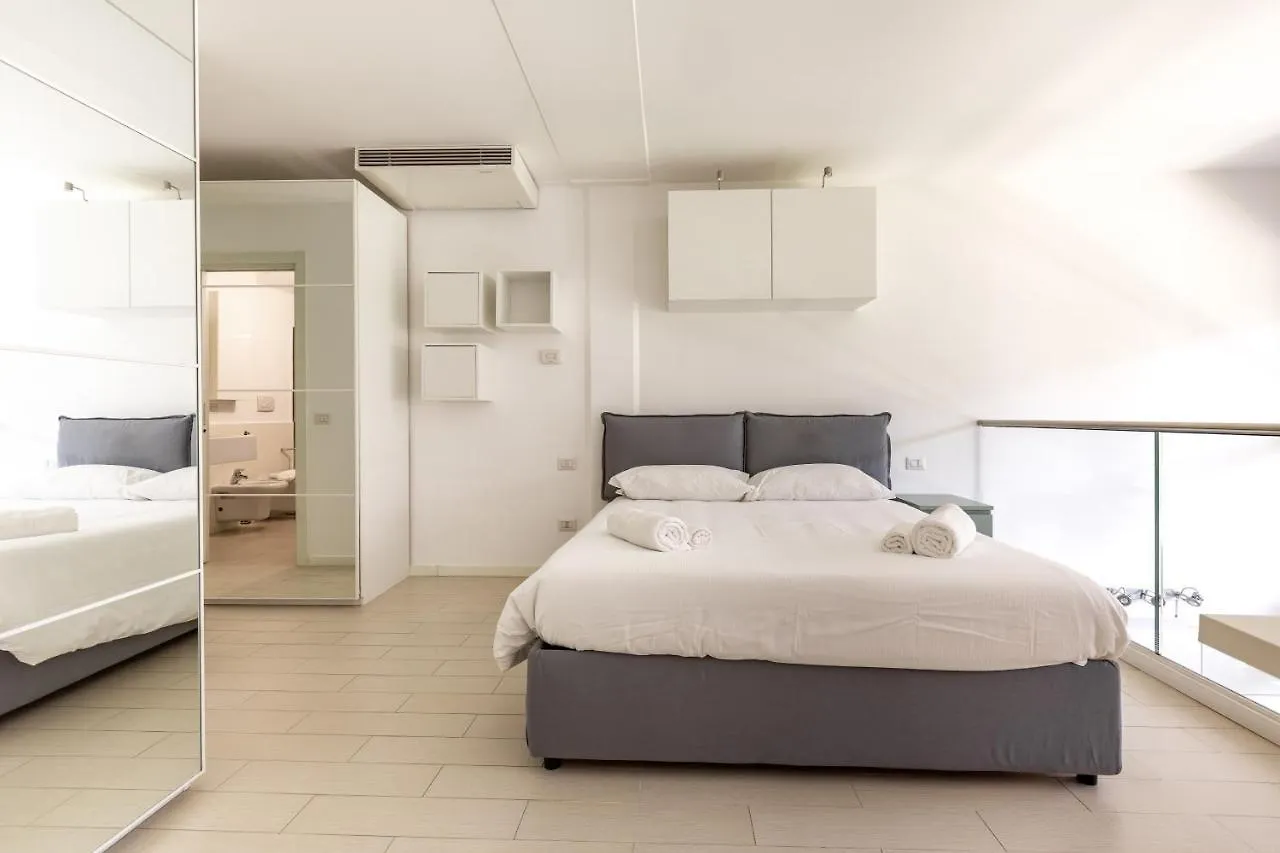 Ferienwohnung Elegant Loft With Balcony! Mailand 0*,  Italien