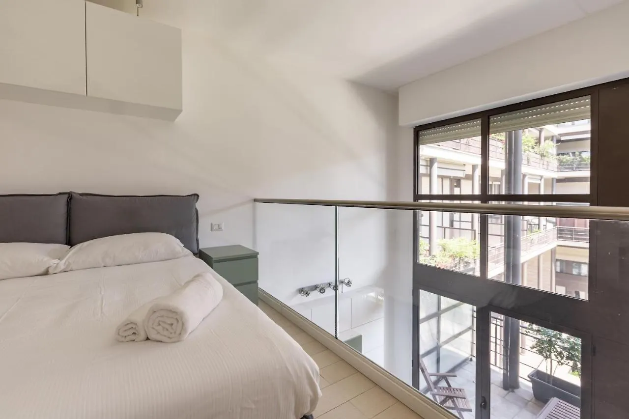 Ferienwohnung Elegant Loft With Balcony! Mailand Apartment