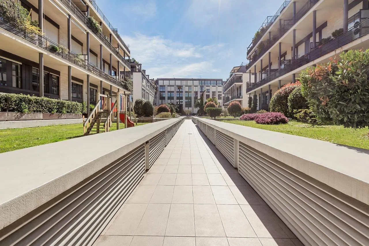Ferienwohnung Elegant Loft With Balcony! Mailand